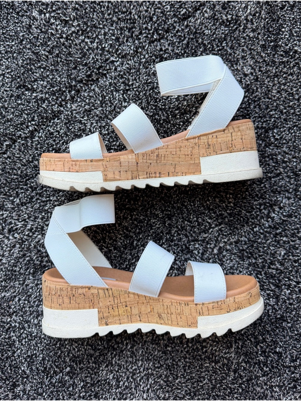 2.5” Steve Madden Bandi White Platform Sandals Size 6